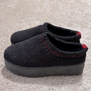 Mudd Black Platform Slip On Shoes Size 9